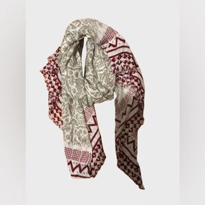 NWOT Chic Patterned Scarf in Red and Cream